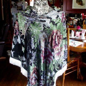 Velvet poncho Peonies with fringe